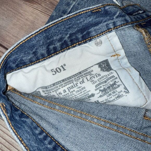 Levi’s 501 Jean Shorts Women’s 31 Button Fly High Rise Distressed Daisy Dukes - Picture 7 of 11